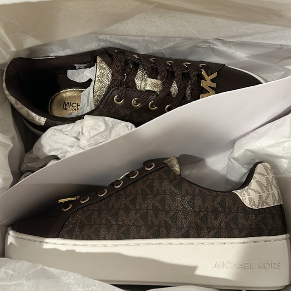 MICHAEL MICHAEL KORS
Poppy Color-Block Logo Sneaker 6M - Picture 5 of 7